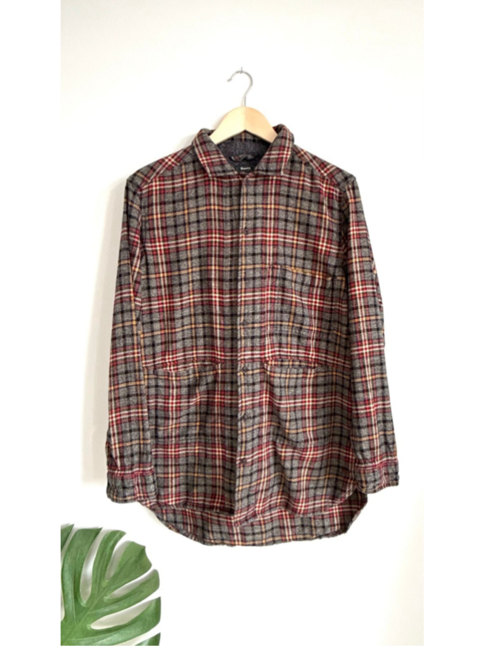 Roots Cabin Plaid Flannel Shirt Men’s L Gray Red Button Up Long Sleeve